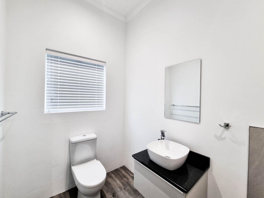 2 Bedroom Property for Sale in Sandbaai Western Cape